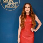 Lindsay Lohan Instagram - Back with my old friend! Always the best time with @jimmyfallon on @fallontonight 🥰 📸: Todd Owyoung/NBC