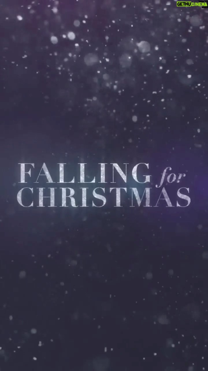 Lindsay Lohan Instagram - Christmas has come early and I come bearing gifts π!! I am thrilled to share the trailer for my new film, FALLING FOR CHRISTMAS, only on Netflix November 10th. (Does the song sound familiar π) #FallingForChristmas #Netflix