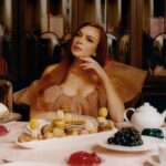 Lindsay Lohan Instagram - Wishing everyone a magical Holiday 🥰 📷: @jingyulin_