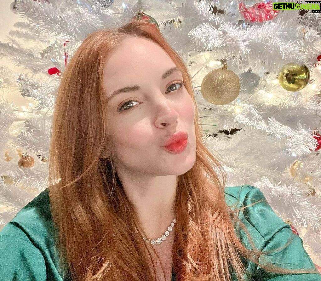 Lindsay Lohan Instagram - Merry Christmas Everyone! 🎄🤶🎅🎄