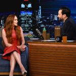 Lindsay Lohan Instagram - Back with my old friend! Always the best time with @jimmyfallon on @fallontonight 🥰 📸: Todd Owyoung/NBC