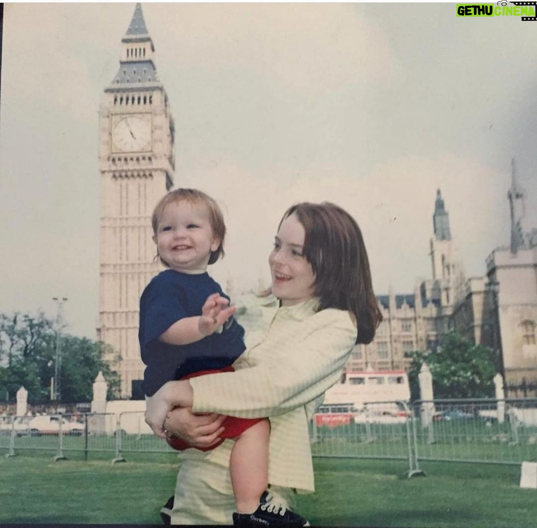 Lindsay Lohan - 478.8K Likes - Now and Then. #TheParentTrap #bffs π«