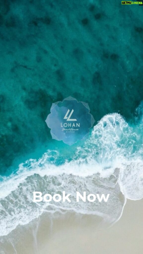 Lindsay Lohan Instagram - Endless sea vibes from Lohan Beach House Mykonos 🐚 Visit @lohanmykonosofficial to book! #lohanbeachhouse #mykonos #mykonosgreece #mykonosbeach #beachvibes