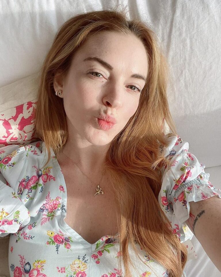 Lindsay Lohan Instagram - Ready for Easter Sunday 🐣 🐰 #family #love #happiness #happyeaster Dubai, United Arab Emirates