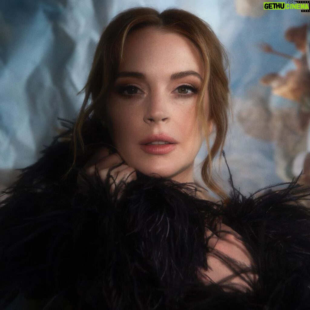 Lindsay Lohan Instagram - @interviewmag 🥰 Read the full article in my bio! 📷: @abdullaelmaz Styling: @kateahazell Hair: @hair_by_yazan_ Makeup: @hindash Location: @thefactoryme Thank you to @melzy917 @laurentabach @_mq______ @benbarna 😊 Dubai, United Arab Emirates