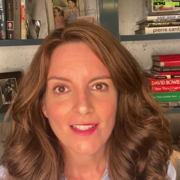 Lindsay Lohan Instagram - Some very fetch news from our friend Tina Fey for this #MeanGirlsDay: If 5,000 of you use the link in my bio to register to vote OR verify your voter registration, OR request a mail-in ballot, OR volunteer as a pollster BY TOMORROW, October 3rd, we'll release a very, very grool surprise for you. Head to the link in my bio to take action with @headcountorg now! You won't want to miss this, I promise! (Too young to register? Share this with friends and family who can. We can all make a difference.) #GoodToVote #MeanGirls #MeanGirlsBway