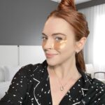 Lindsay Lohan Instagram - Less eye baggage for me this trip thanks to @peterthomasrothofficial 😉 #PTRPartner