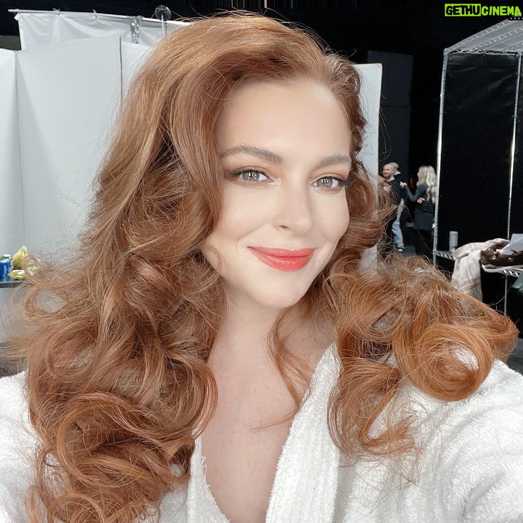 Lindsay Lohan Instagram - 💙 Have a good weekend! 😍