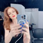Lindsay Lohan Instagram - 💙 Have a good weekend! 😍