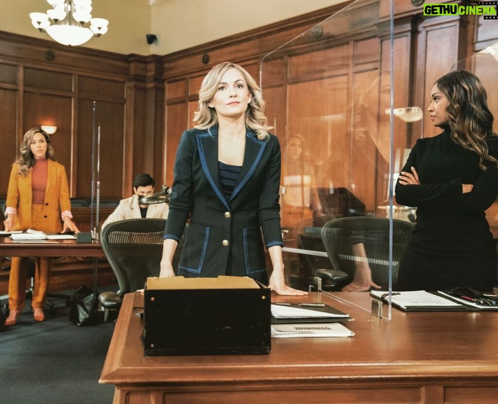 Lindsey Gort Instagram - monday night! see how it starts to *swipe* how it ends…just another day in court! tune in 9p/8c! only two episodes left in season 2 😭😭 #allrise #allrisecbs 📸: @sharpmakeup