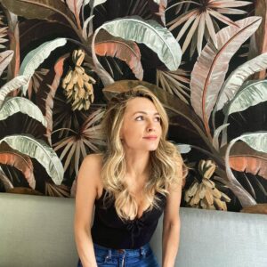 Lindsey Gort Instagram - looking at the rain and thinking of all the sunny places i will go when i’m vaccinated. who else is planning tropical fantasy trips?