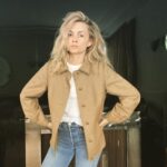 Lindsey Gort Instagram - PSA: buy 👏🏻more👏🏻vintage. i had been looking for a coat and instead of buying a new one, i found a rad vintage one. one of a kind, from the 1950s, AND bonus: it helps the planet by recycling. vintage does not mean dirty or ragged. it means special and unique ♻️ i have a vintage collection that borders on obsession, i will admit- but at least it’s for a good cause! 🌎 #vintage Los Angeles, California