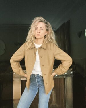 Lindsey Gort Instagram - PSA: buy 👏🏻more👏🏻vintage. i had been looking for a coat and instead of buying a new one, i found a rad vintage one. one of a kind, from the 1950s, AND bonus: it helps the planet by recycling. vintage does not mean dirty or ragged. it means special and unique ♻️ i have a vintage collection that borders on obsession, i will admit- but at least it’s for a good cause! 🌎 #vintage