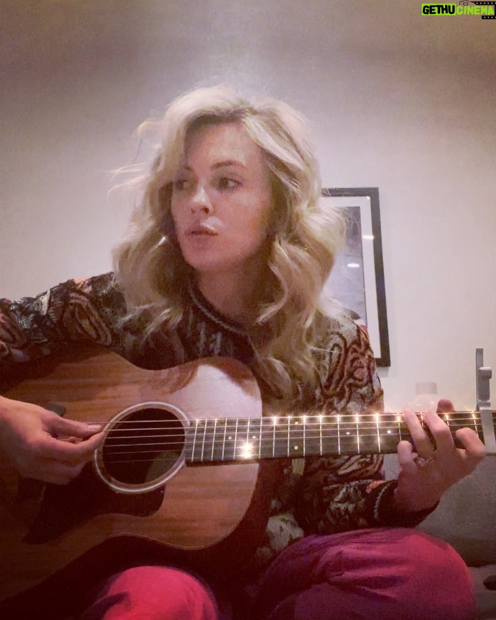 Lindsey Gort - 899 Likes - 2020. all my resolutions went out the door (ok, i DID learn guitar). little did we know, the only thing we *needed* to do in 2020 was stay healthy, and survive. that’s all you *need* to do in 2021. stay healthy. survive. protect loved ones. exist with love. there is a light at the end of this scary tunnel, but please don’t forget what it will take to get there. we can all do this. wear your mask. stay socially distant. wash your frickin hands. can’t wait to see where we are one year from now ❤️ *also wanted to play and record this nice little homage to When Harry Met Sally and of course it had a 2020 ending. fucking falling phone. 🤦🏼♀️☠️ #happynewyear2021
