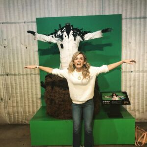 Lindsey Gort Instagram - can’t believe Schitts Creek is over. is this a good time to pitch a Crowening tv series? #schittscreek