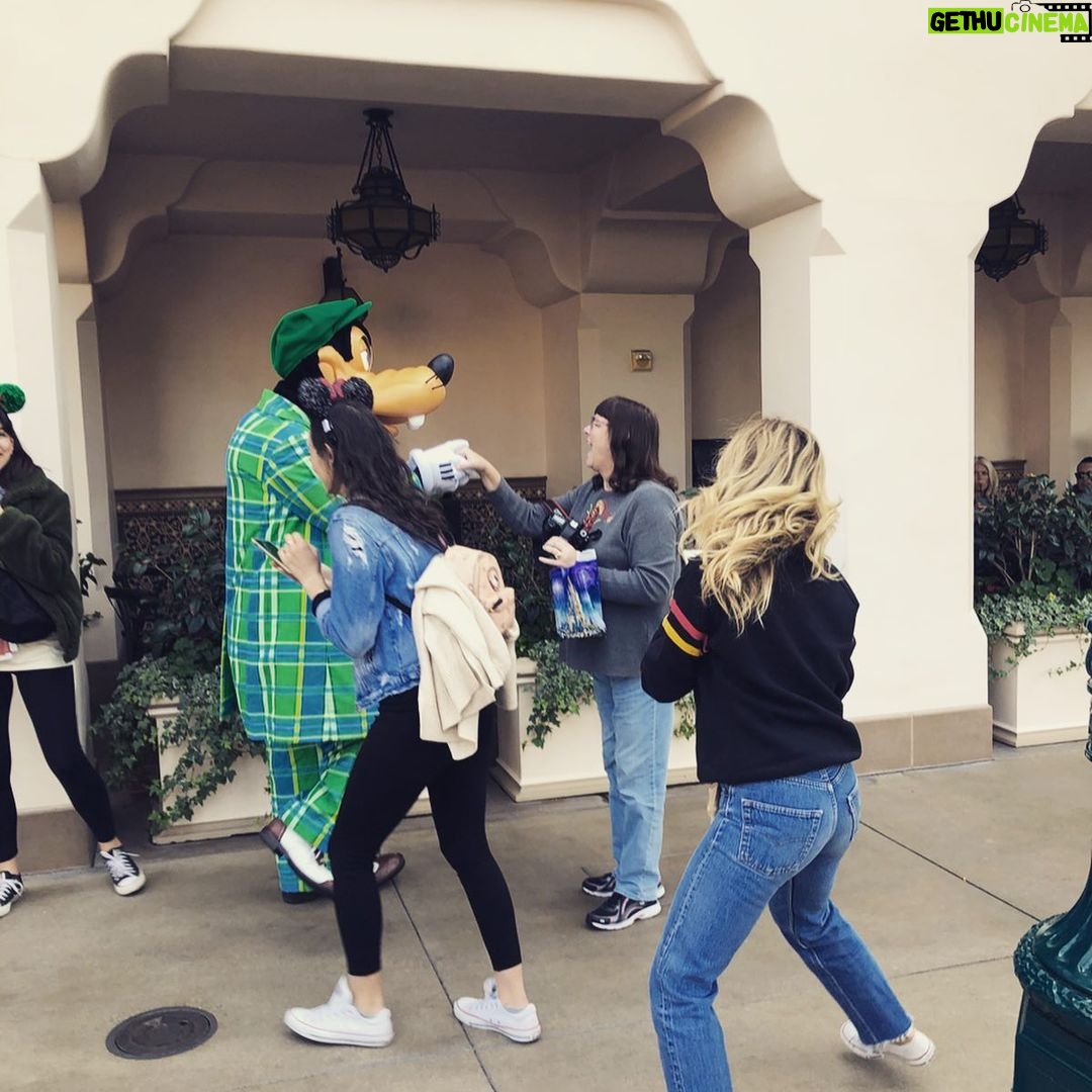 Lindsey Gort - 1.2K Likes - happiest place on earth, except for Goofy, who i had to stalk for a block to get a picture with him. sheesh.