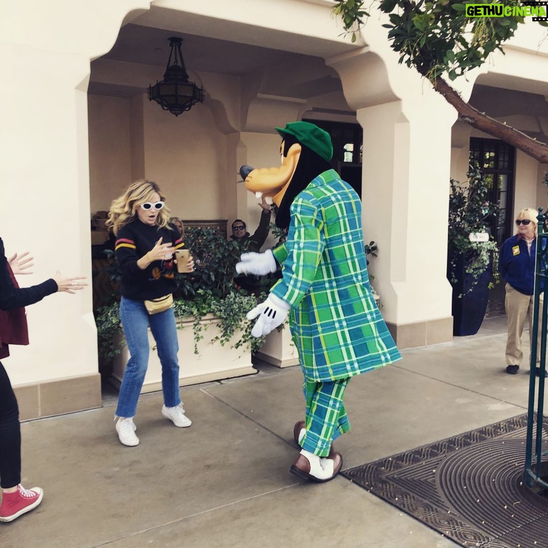 Lindsey Gort - 1.2K Likes - happiest place on earth, except for Goofy, who i had to stalk for a block to get a picture with him. sheesh.