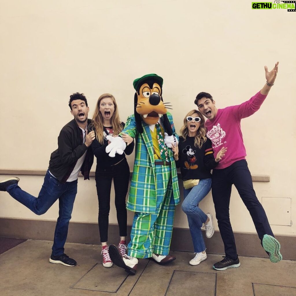 Lindsey Gort Instagram - happiest place on earth, except for Goofy, who i had to stalk for a block to get a picture with him. sheesh. Disneyland