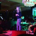 Lindsey Gort Instagram - do what you love, even if people won’t stop talking while you do it 🎤🎤 thank you @sohohouse and @ftrlive for letting me help bring some joni mitchell holiday feels last night ❤️ and special shout out thank you to @shouthollermusic for following my erratic timing 😬 Soho House West Hollywood