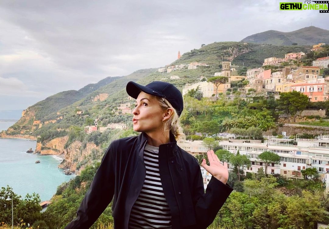Lindsey Gort Instagram - ciao from the sorrento coast 💋 on the most incredible, rainy, spontaneous southern italian adventure- lots of pics to post, but too much wine to get through first 🍷 Sorrento, Italy