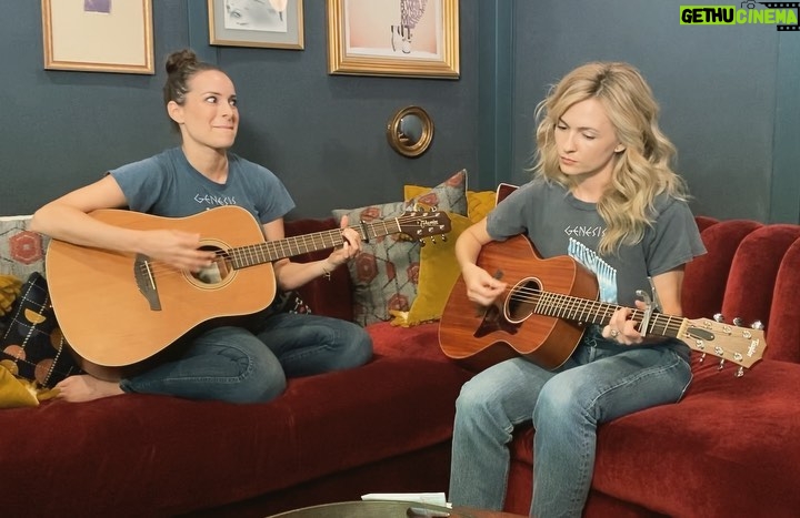 Lindsey Gort - 1K Likes - when people ask me what my favorite flavor of jam is, i say pearl. @pearljam (also, it’s never too late to start a grunge duet….right?)