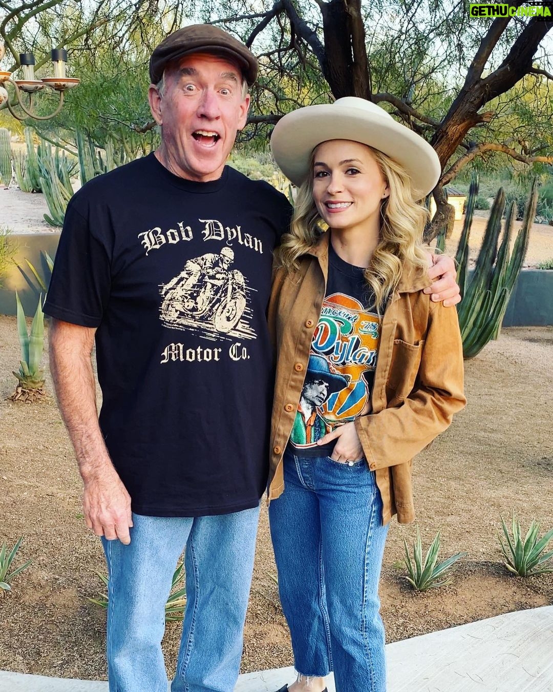 Lindsey Gort Instagram - never laughed, actually had no fun at all with my dad seeing @bobdylan last night 😂 i supremely embarrassed him with my floor stomping and hysterical screaming. a couple times he pretended not to know me. but i had the car keys so. Arizona Financial Theatre
