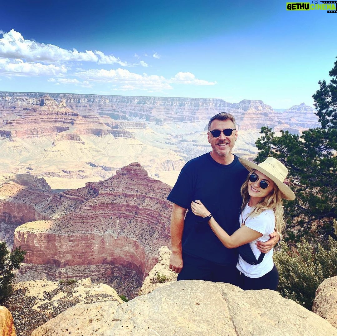 Lindsey Gort - 1.3K Likes - i had a grand time celebrating my sisters grand-uation at the grand canyon this weekend. i can’t believe this was my first time seeing it (and i am FROM arizona!) but it’s not gonna be my last: i am already planning my weeklong hike and raft trip for my birthday next year. if you haven’t been, go! it’s truly a magical place. 🙌🏻 🚣🏼♀️🧗🏼♀️🏜 #photodump