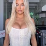 Lindsey Pelas Instagram - hello