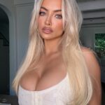 Lindsey Pelas Instagram - hello