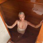 Lindsey Pelas Instagram - ομορφιά Seriphos