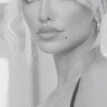 Lindsey Pelas Instagram - good morning :)