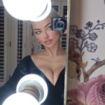 Lindsey Pelas Instagram - good morning 👄