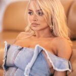 Lindsey Pelas Instagram - 😇 Hollywood