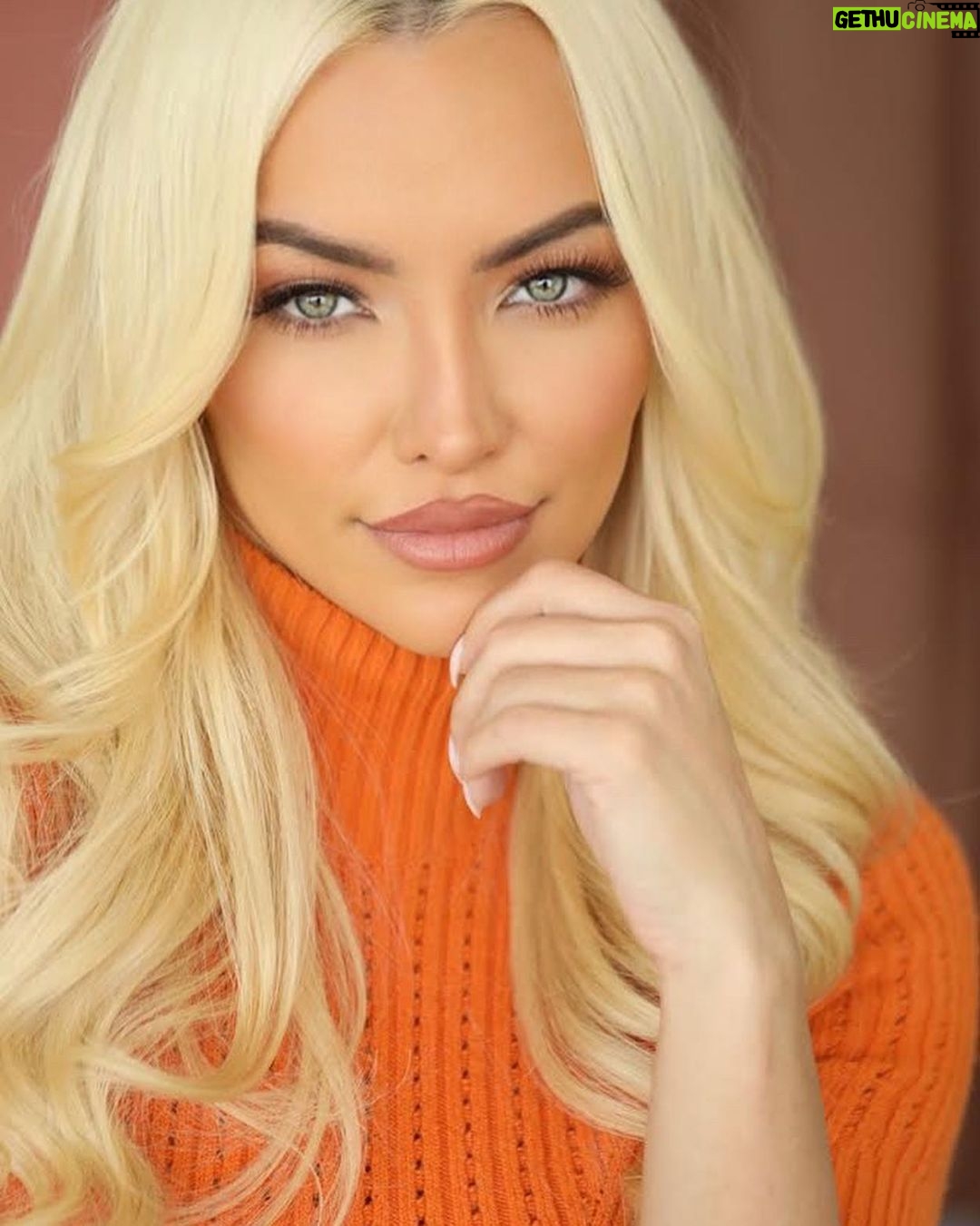 Lindsey Pelas Instagram - 🎬 Los Angeles, California