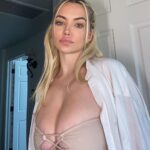 Lindsey Pelas Instagram - good morning... just checking in ;)