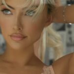 Lindsey Pelas Instagram - You’re so speciallllllll 😚