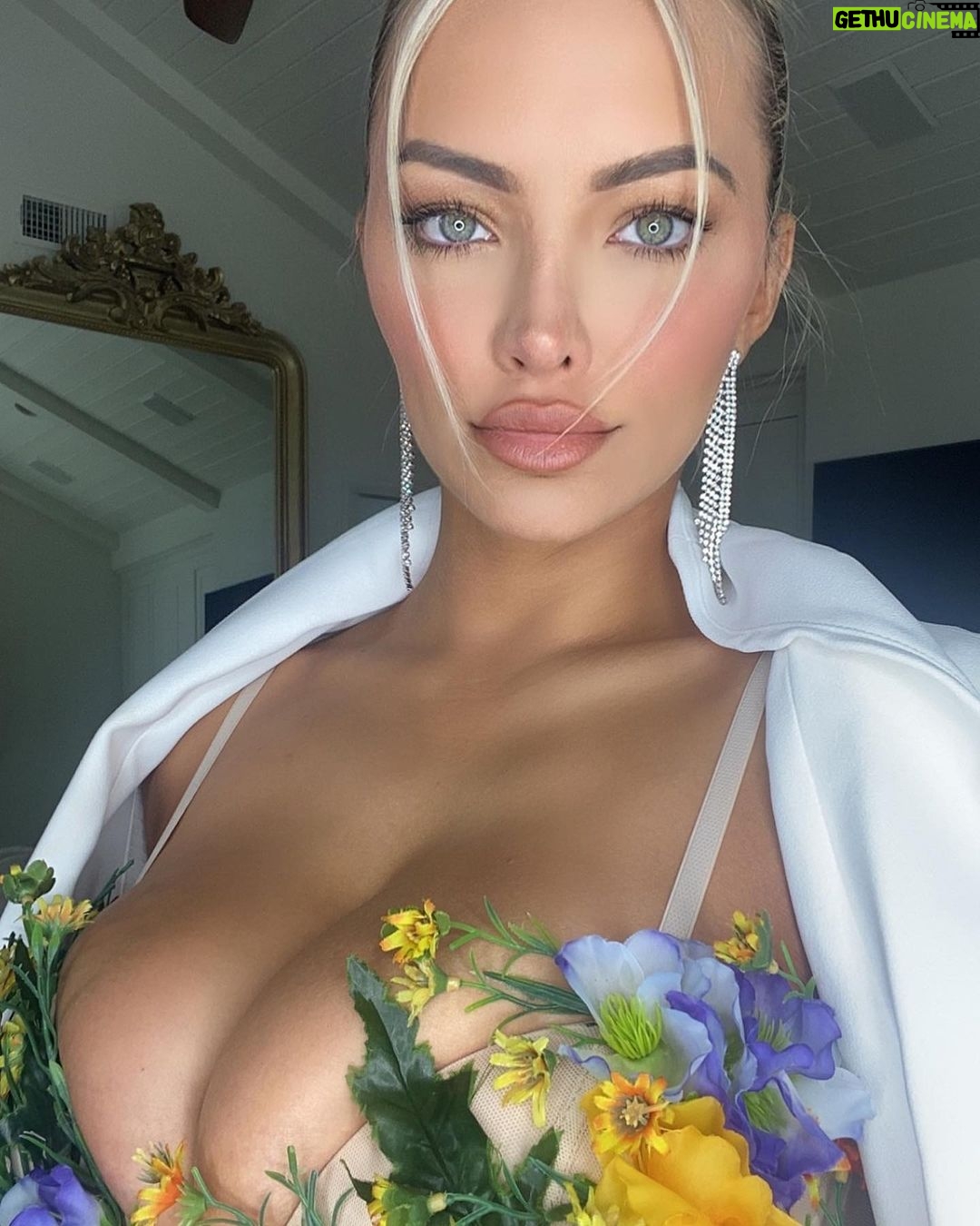 Lindsey Pelas Instagram - MAY BABY ☀️I'm excited for my birthday tomorrow and time to reflect on me. I made a conscious effort to be the 30 year old I said I'd be when I was a kid... turns out I really like her 😌 xoxo thanks for the bday wishes!