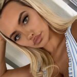 Lindsey Pelas Instagram - I've got some really soft.... cushions :)