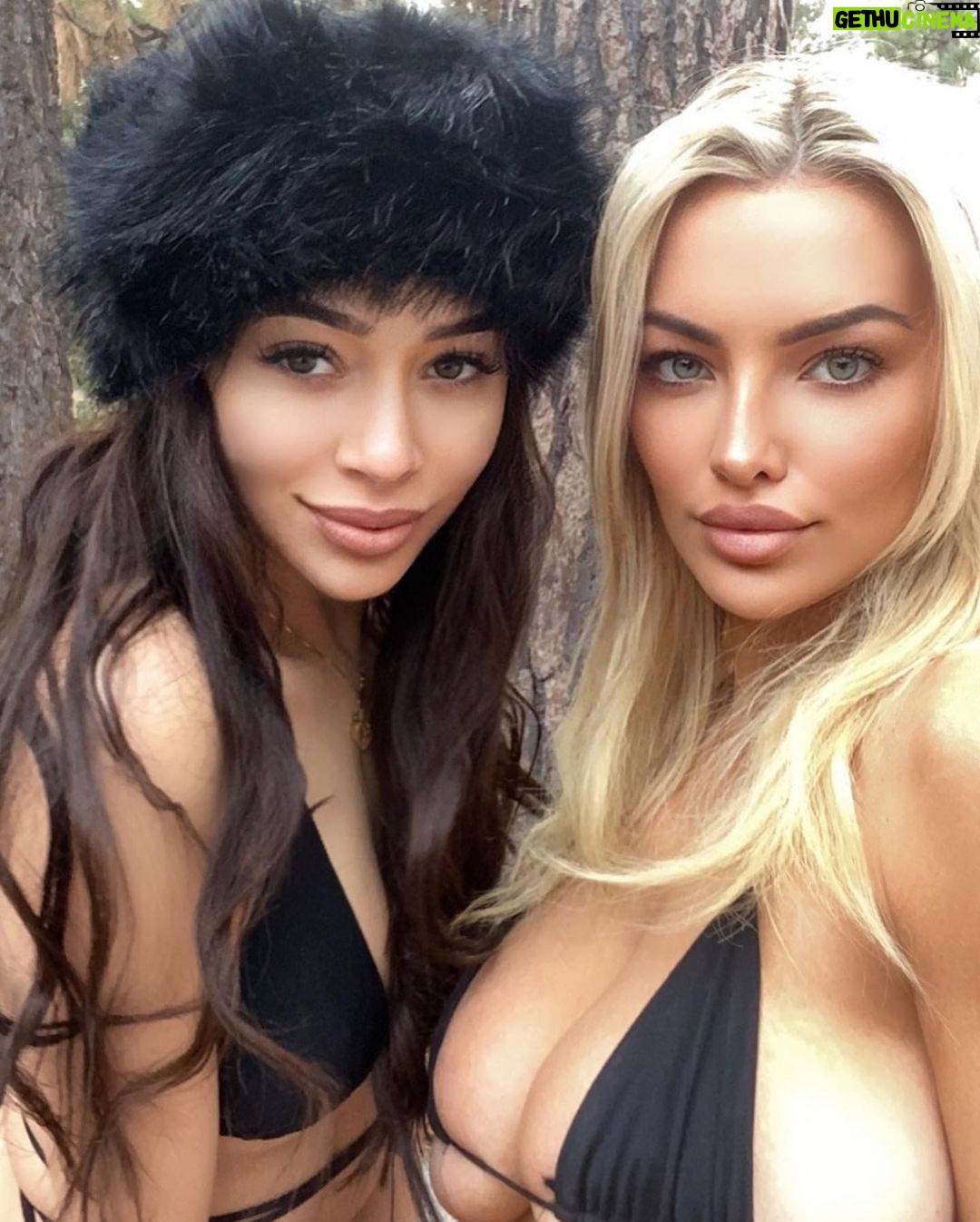Lindsey Pelas Instagram - Winter wonderland with my bestie @chy.f Happy birthday to the one and only, queen of my world, ying to my yang, pinky to my brain. You're gorgeous, smart, politically incorrect and the 𝙙𝙚𝙛𝙞𝙣𝙞𝙩𝙞𝙤𝙣 of a best friend. It's only up from here 🚀 I love u 🍄👙❄️