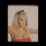 Lindsey Pelas Instagram - Merry Christmas 💋❤️ Lindsey