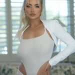 Lindsey Pelas Instagram - hi there