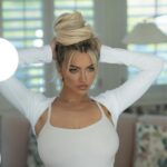 Lindsey Pelas Instagram - hi there