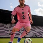 Lionel Messi Instagram - Una cosa que siempre me da buenas sensaciones… arrancar la nueva temporada con mis nuevos botines. Vamos @adidasfootball 👟💪 Something that always gives me a good feeling… starting a new season with my new boots. Let’s go @adidasfootball 👟💪