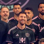 Lionel Messi Instagram – Miami, meet the Icon of Vacations. I’m honored to have officially welcomed @royalcaribbean #IconoftheSeas to Miami in a historic naming ceremony that I will remember forever.
Miami, les presento al Icon of Vacations. Es un honor dar la bienvenida oficial a Miami a @royalcaribbean #IconoftheSeas en una ceremonia de nombramiento inolvidable.
