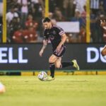 Lionel Messi Instagram - Arrancamos la pretemporada… Estadio Cuscatlan. El Salvador