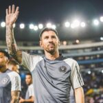 Lionel Messi Instagram - Arrancamos la pretemporada… Estadio Cuscatlan. El Salvador
