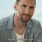 Lionel Messi Instagram – ¡lmposible esperar para mi debut en el #SuperBowlLVIll y esta @michelobULTRA bien helada! ¿Quién ganará la próxima edición?
#GameOnULTRA
Couldn’t wait for my #SuperBowlLVIll debut and that ice cold @michelobULTRA. Who’s got the next game? #GameOnULTRA