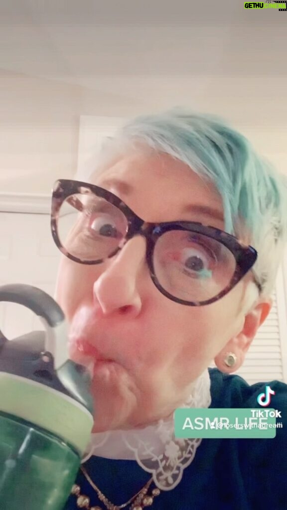 Lisa Lampanelli Instagram - A little #ASMR to tide you over til the new episode of Losers with a Dream on TUESDAY! Follow @loserswithadream on TikTok for all podcast info & other dumb shit like this. Loserville