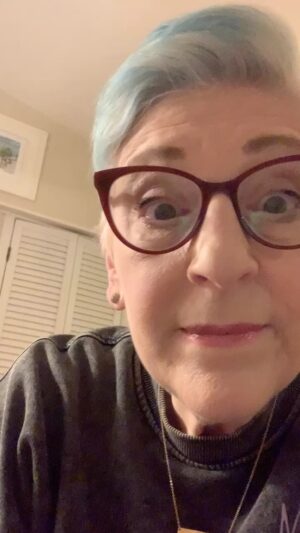Lisa Lampanelli Instagram - Parker & I want you to come to the @animalleague Celebration of Rescue on 11/17! Ruff-ruff! Ticket link in bio.