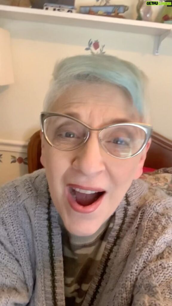 Lisa Lampanelli Instagram - One step forward, two steps back. Ain’t that how it always is?!? “Progress, Not Perfection” episode out now!! — Losers with a Dream podcast available on ITunes, Spotify and YouTube. New episodes every Tuesday at 8 am EST. LINK IN BIO. #recovery #podcast #podcastersofinstagram #podcasters #recoverypodcast #traumarecovery #selfhelp #selfcare #comedy #addiction #funny #selflove #standupcomedy #comedypodcasters Loserville
